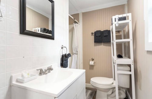 Downtown Branson Condo | Value-Priced Studio in Downtown Branson-Walk to Branson Landing-Free Tickets