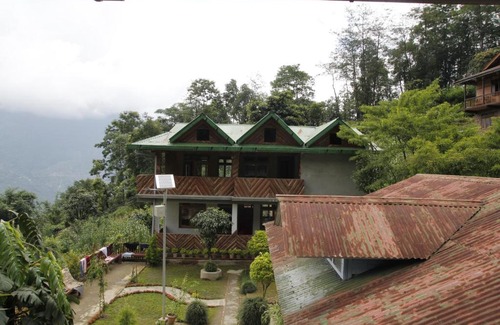 Geyzing House | Vamoose Homestay Hitaishi