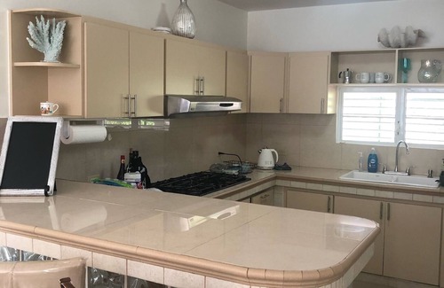 Cerro Gordo House | Vamos a la playa, private pool/central AC