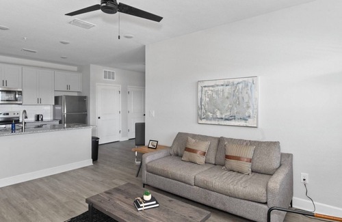 Newberry Apartment | Vanguard 1BD 2 - One Bedroom Apartment, Sleeps 2