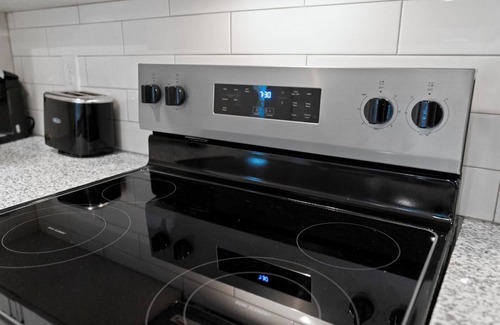 Newberry Apartment | Vanguard 2BD 11 - Two Bedroom Apartment, Sleeps 4