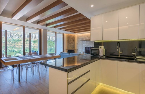 Kfardebian Apartment | Vantage - 2 BR Apt. by "The Valley" in Kfardebian
