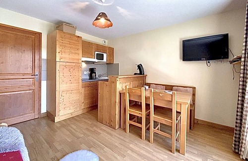 Saint-Paul-sur-Ubaye Apartment | Vars Les Claux, at the foot of the slopes, T2 4* luxury residence with swimming pool