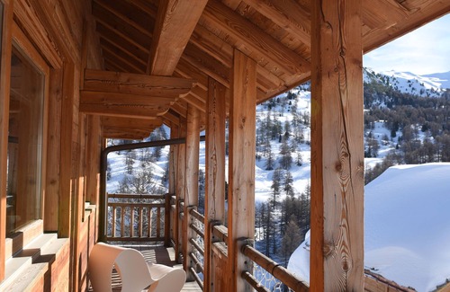 Vars Ski Chalet | Vars Les Claux Luxury chalet at the foot of the slopes hammam jacuzzi 12 beds