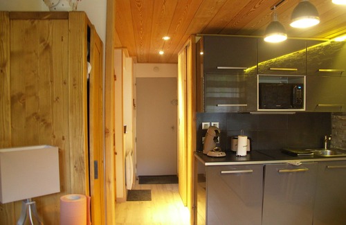 Les Claux Apartment | Vars Les Claux studio for 4 people 2 adults 2 children direct access to the slopes