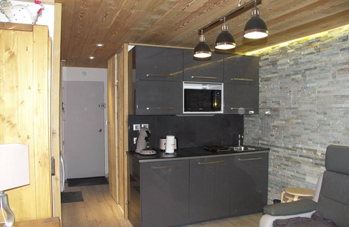 Les Claux Apartment | Vars Les Claux studio for 4 people 2 adults 2 children direct access to the slopes