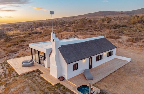 Yzerfontein Cottage | Vast open spaces and tranquility awaits you