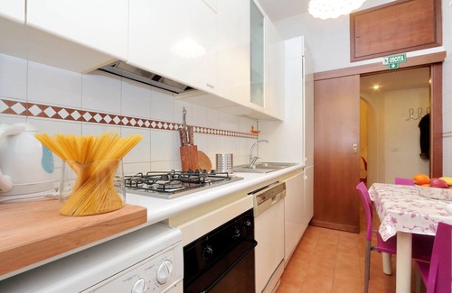 Trionfale Apartment | Vatican! Beautiful, quiet and central apartment! Free A.C & Fast WiFi !