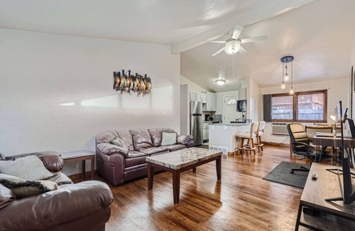 Arvada Plaza Area Apartment | Vaulted Ceilings & Modern Amenities Near Red Rocks & Denver