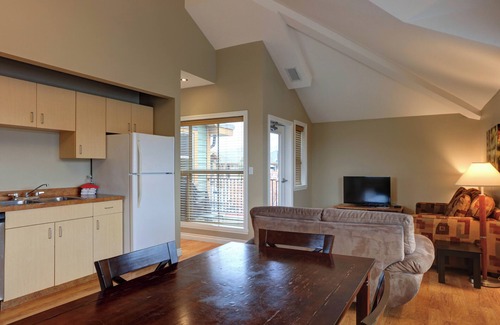 Sardis Hotel | Vedder River Inn
