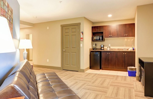 Sardis Hotel | Vedder River Inn
