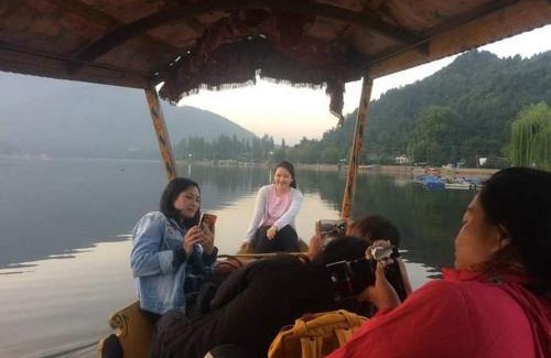 Dal Lake Boat Rental | Veena Palace Group Of Houseboats