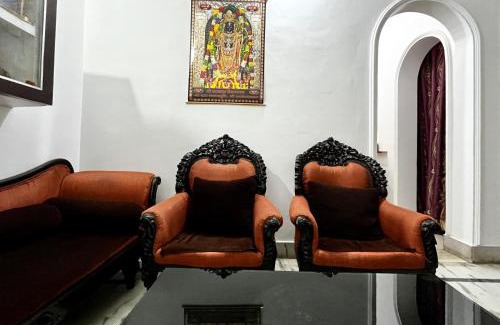 Faizabad House | Veena Villa Luxury Suite Ayodhya - 2km from Ram Mandir