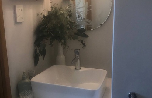 Newstead Bed & Breakfast | Vegan Home Stay- Small Queen Room w Shared Bathroom