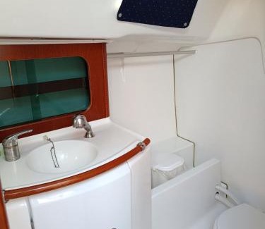 Parque das Nacoes Boat Rental | Veleiro na Marina da Expo