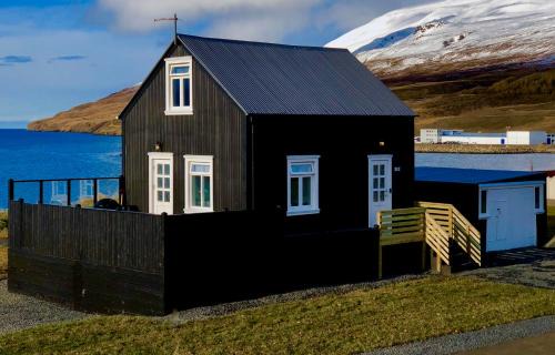 Grenivik Apartment | Vellir Grenivík Home with a View