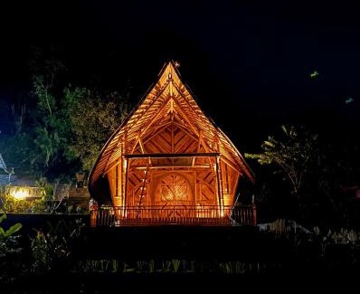 Selat Villa | Velonia Iseh