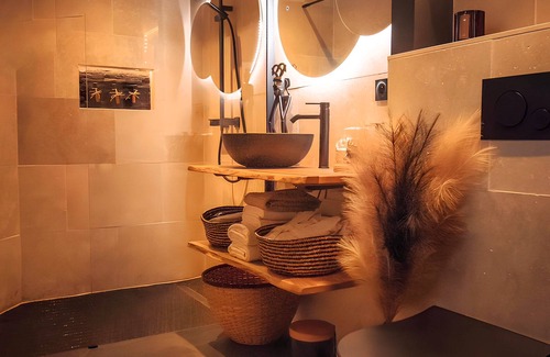 Choisy-le-Roi Apartment | VELVET & LEATHER - Luxurious Loveroom near Paris - Spa Sauna Secretroom Cinema