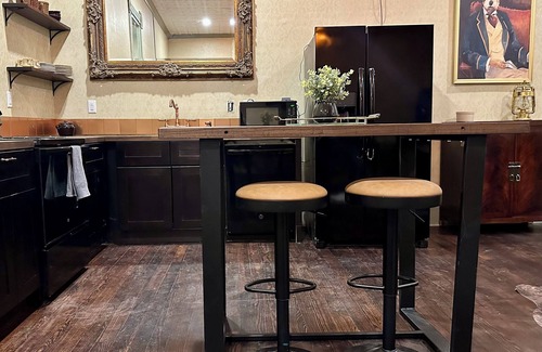 Okemah Hotel | Velvet Woody
