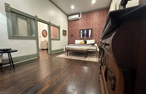 Okemah Hotel | Velvet Woody
