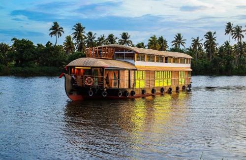 Andhakaranazhy Boat Rental | Vembanad Houseboat