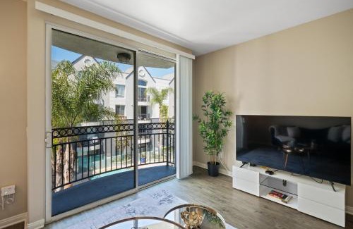 Del Rey Apartment | Venice Marina Pool and Spa Luxury Condo