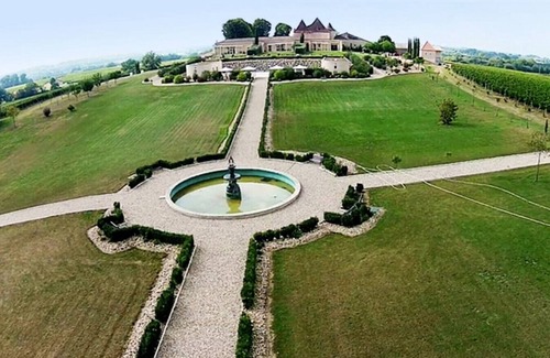 Fougueyrolles Apartment | "Venise" - luxurious apt on boutique wine estate