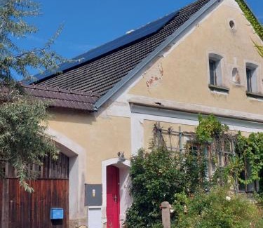 Kostelecke Horky House | Venkovský dům na konci