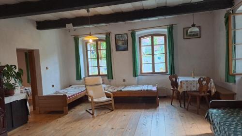 Kostelecke Horky House | Venkovský dům na konci