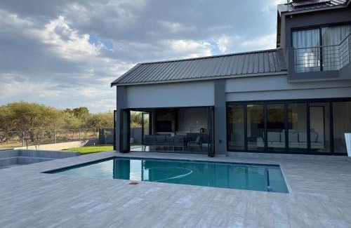 Mookgopong House | VENNIC HOUSE 186 Euphoria