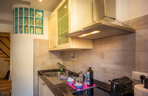 Vernazza House | Ventu De Ma Studio #2 with AC