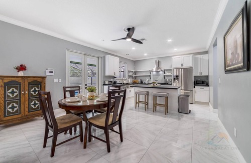 Sunrise Lakes House | Veranda Vibe - Stylish Outdoor Living Near the Parks