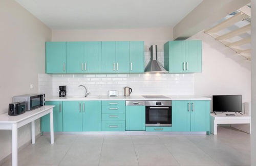 Agia Pelagia Chlomou Villa | Verde Azur - Four Bedroom Villa, Sleeps 8