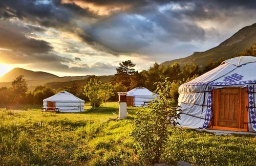 Angles RV Rental | Verdon Yourte