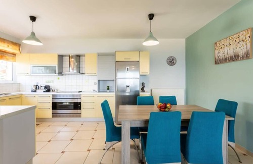 Paralia Vergas Apartment | Verga Beachside Getaway with Panoramic Seaviews