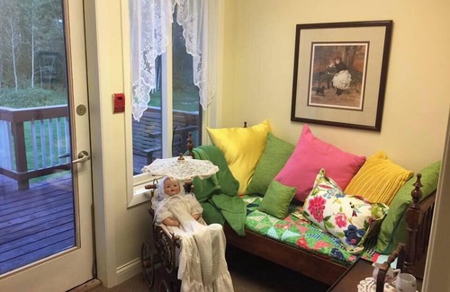 Soudan Bed & Breakfast | Vermilion Park Inn, #8 Italian Room (2nd floor)