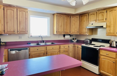 Newport House | Vermont Lake House. Stunning lake views & sunsets. Perfect eclipse location