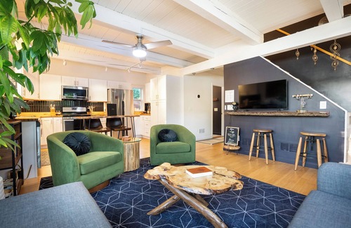 Hinesburg House | Vermont Lakehouse Retreat