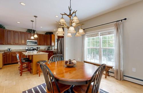 Stratton and Bromley Ski Areas House | Vermont Ski House