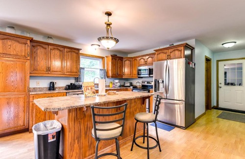 Charleston House | Vermont Vacation Rental about 11 Mi to Lake Willoughby
