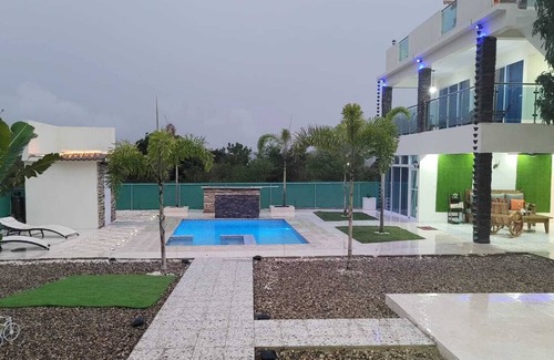 Janico Villa | Versailles villas j.s