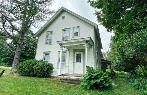 Goshen House | Versatile Vermont Farmhouse Rental - Peaceful and Relaxing!