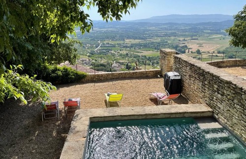 Gordes House | Vertical townhouse outstanding view with private pool