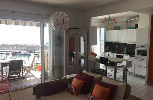 Sete Apartment | Very bright F2 with terrace and panoramic view of the Port