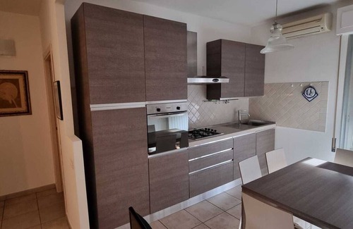 Marina di Massa Apartment | Very central apartment 300 m from the sea with parking space