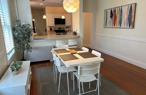 Top of the Hill Apartment | Very Cool 2 bed/1 bath/Pullout Sofa (sleeps 6)/Dog Friendly Apartment on Historic Spring St.