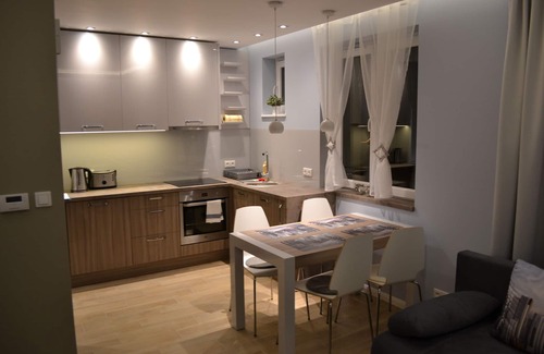 Wzgorze Swietego Maksymiliana Apartment | Very good location, 37 m2, modernly furnished, free parking.