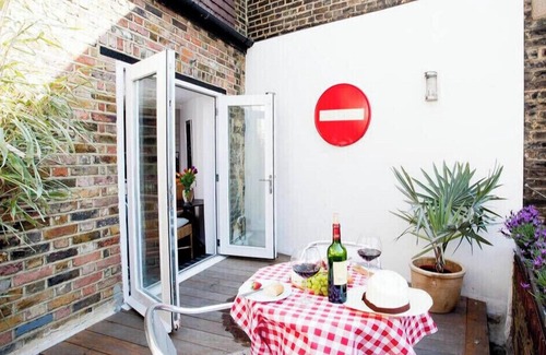 Kennington Apartment | Very large zone1 Central Apt *slps 6 - Roof Terrace + Super Wifi
