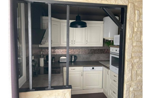 Bagnols-sur-Ceze Apartment | Very nice, secure, refurbished apartment close to all amenities