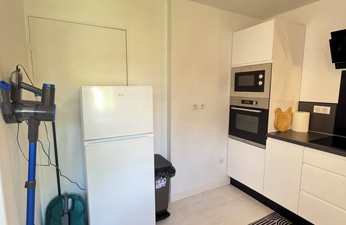 La Valbarelle Apartment | Very pleasant large apartment, ideally located, gated community marseille 11